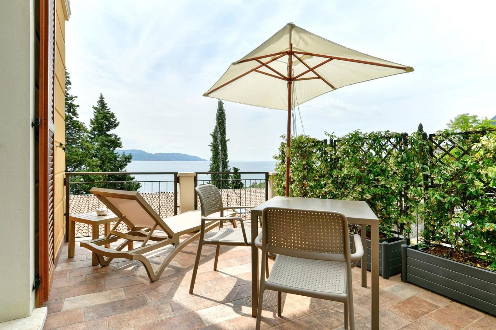 Il Sogno Sul Lago Гарньяно Экстерьер фото
